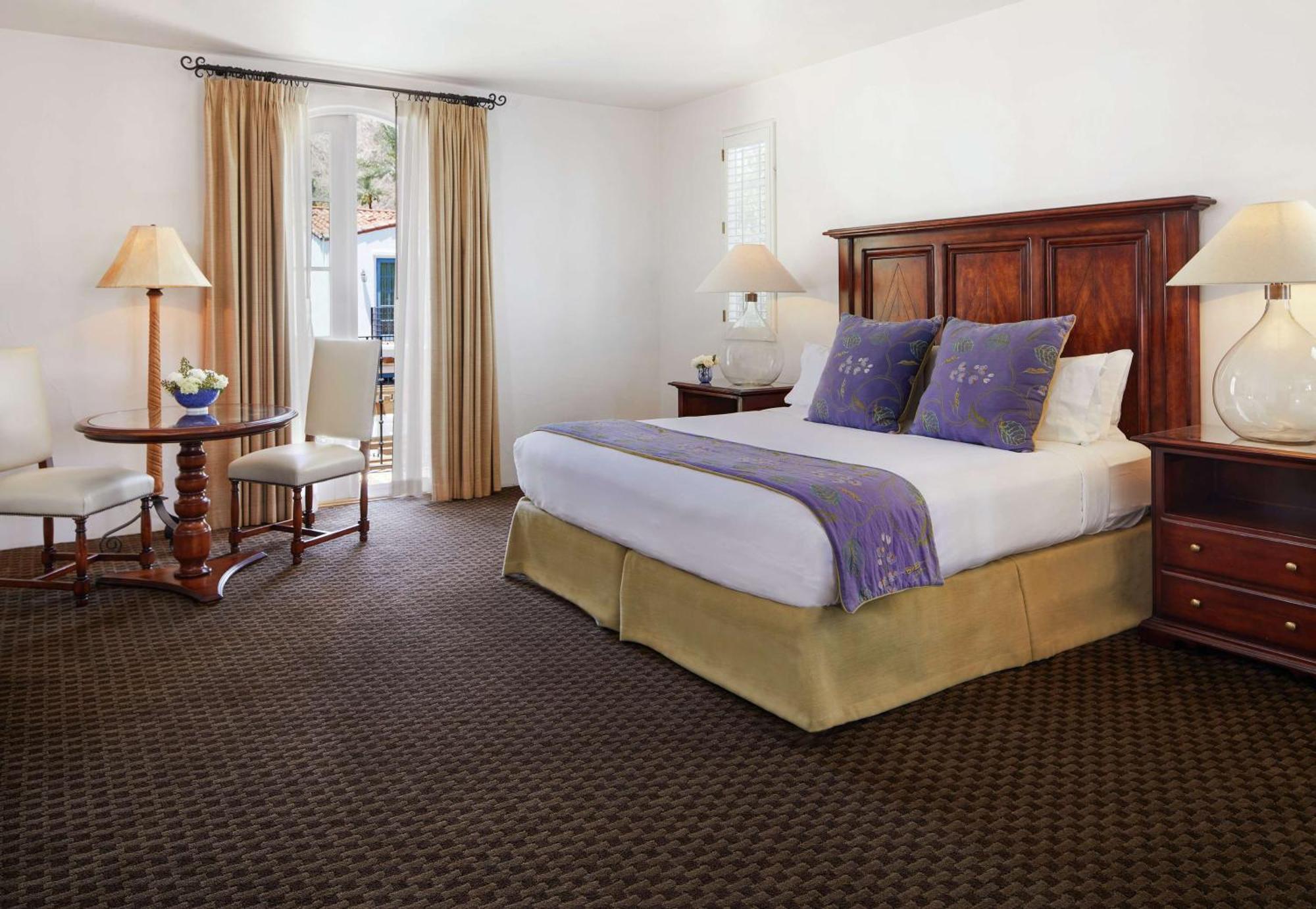 Resort&club, Curio Collection 5*