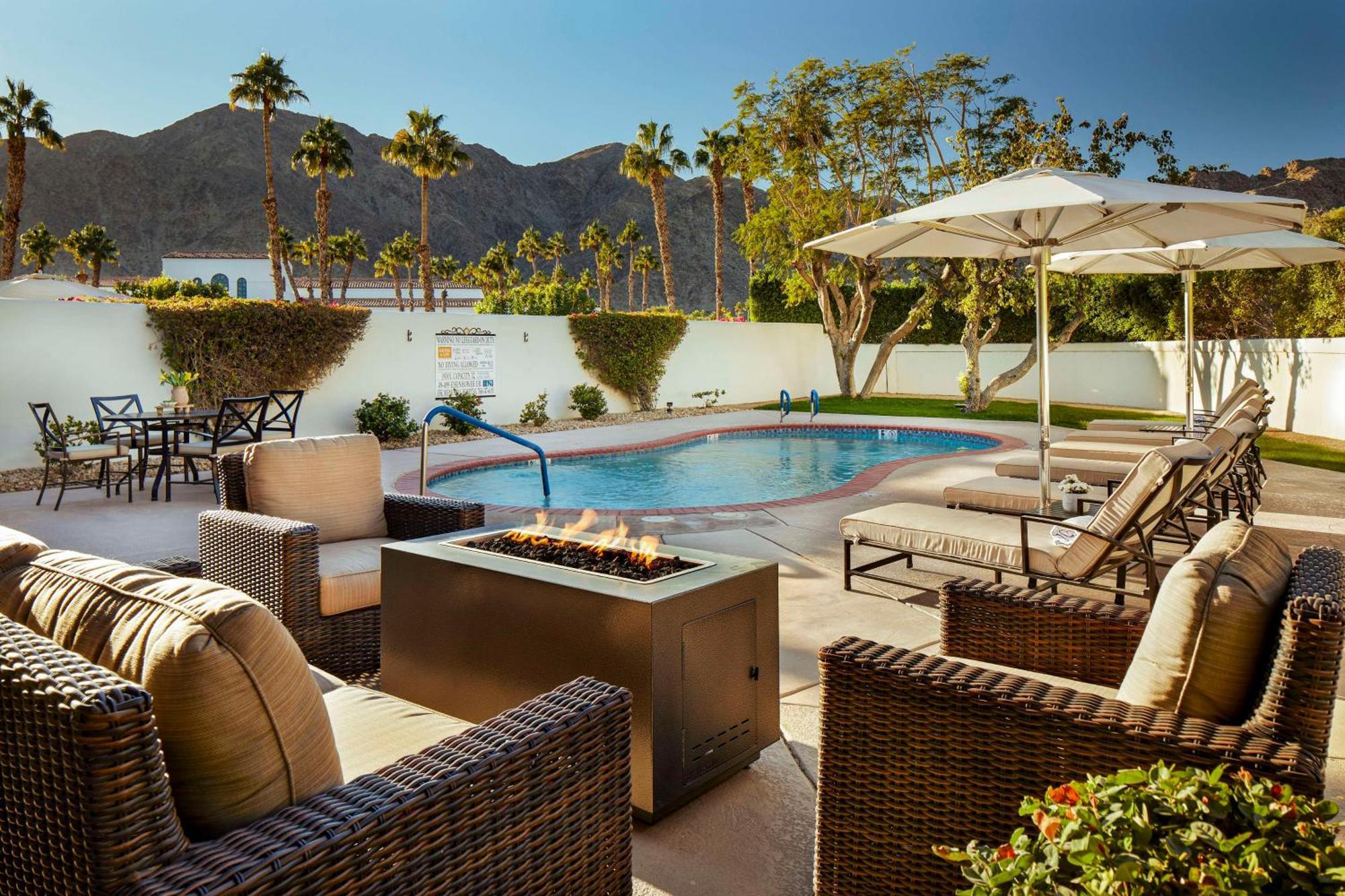 Resort&club, Curio Collection Resort 5*