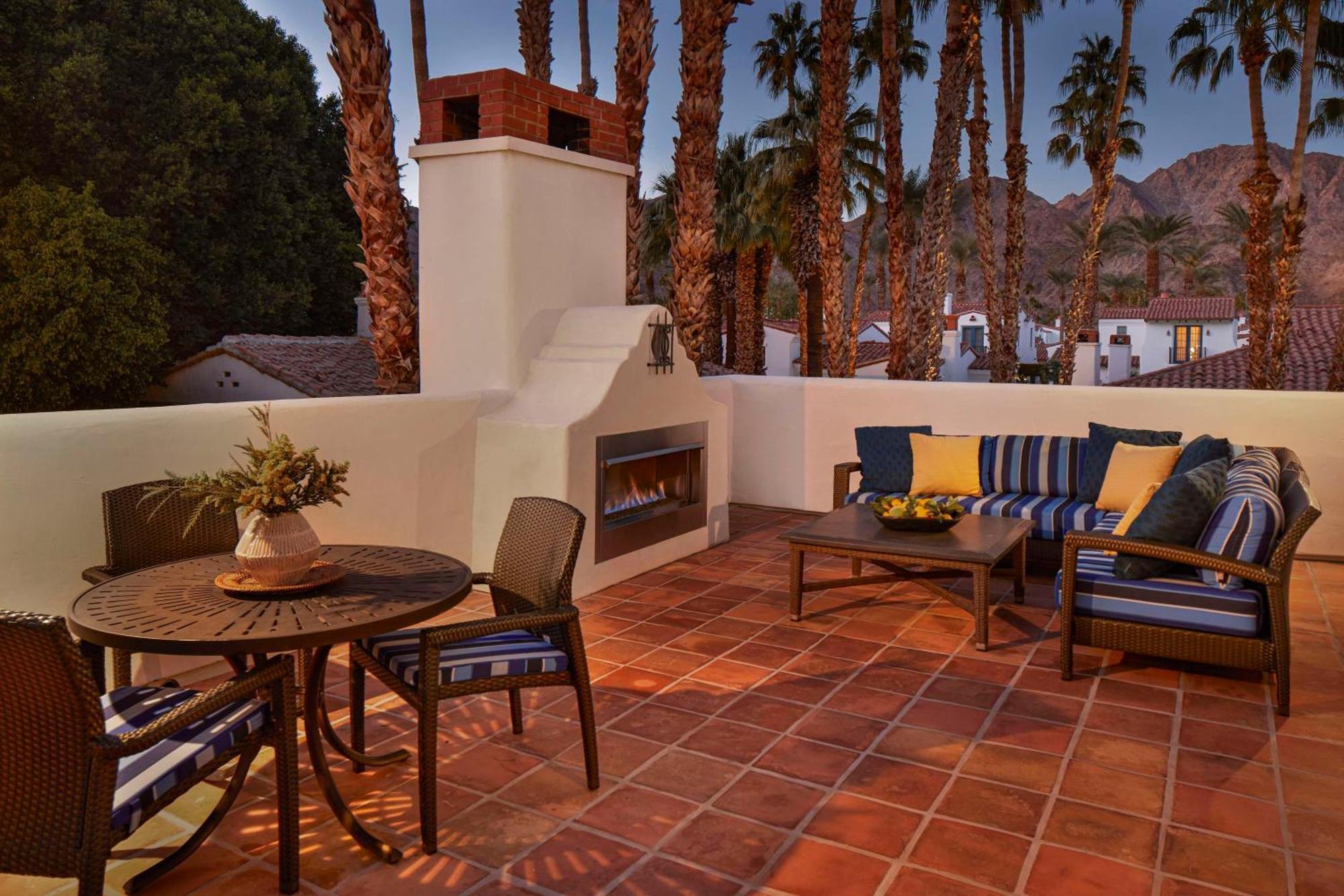 Resort&club, Curio Collection 5*