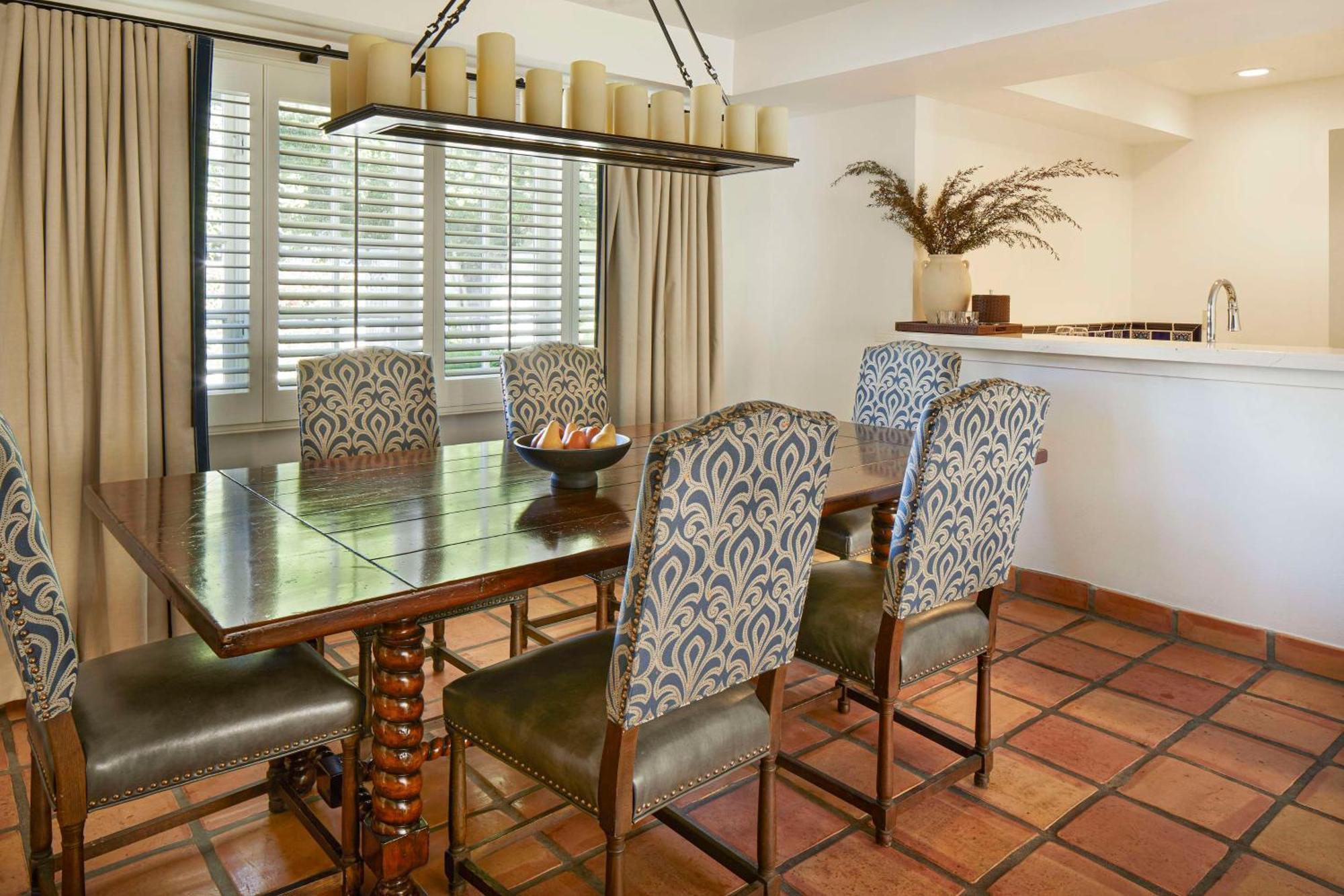 Resort&club, Curio Collection 5*