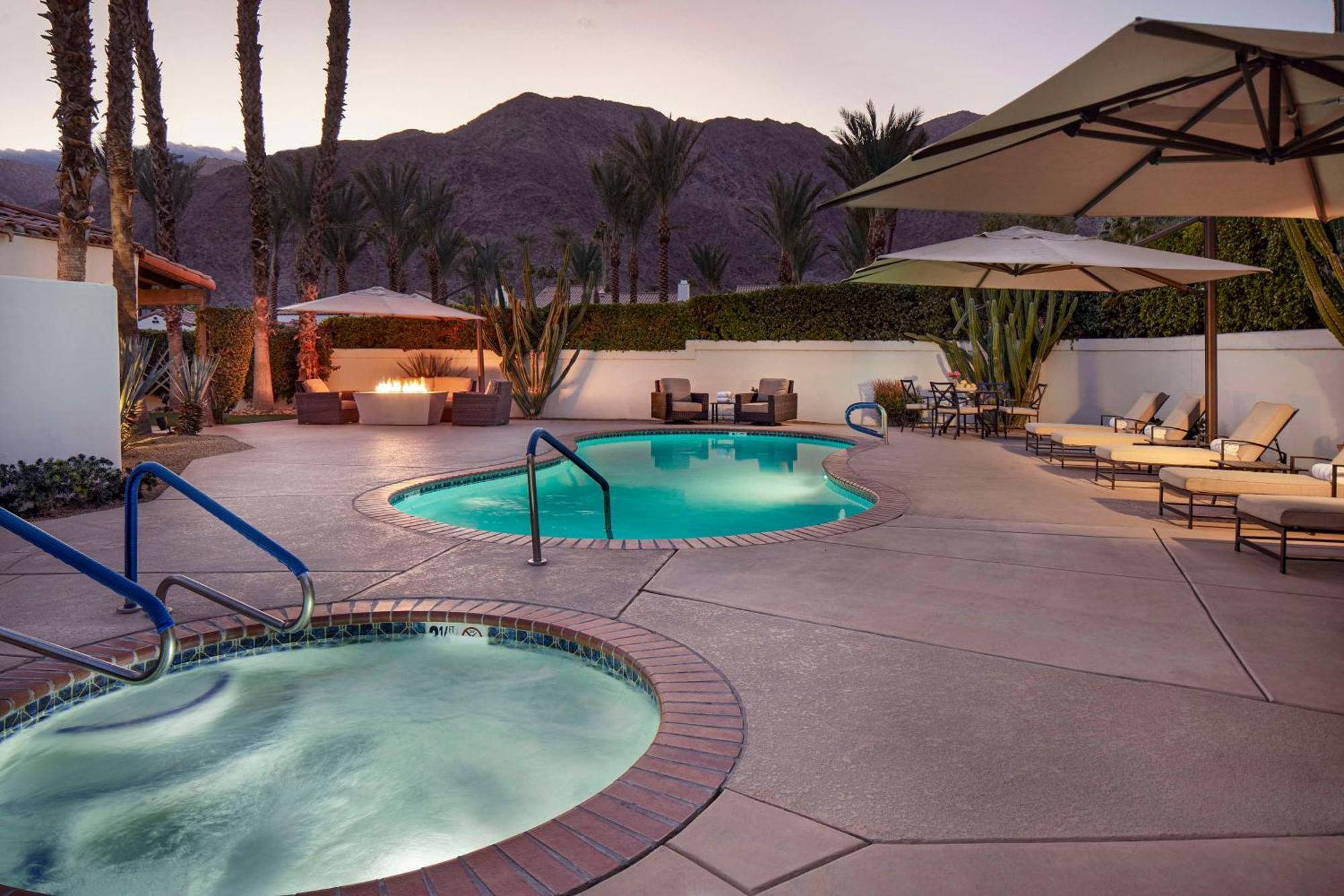 Resort&club, Curio Collection 5*