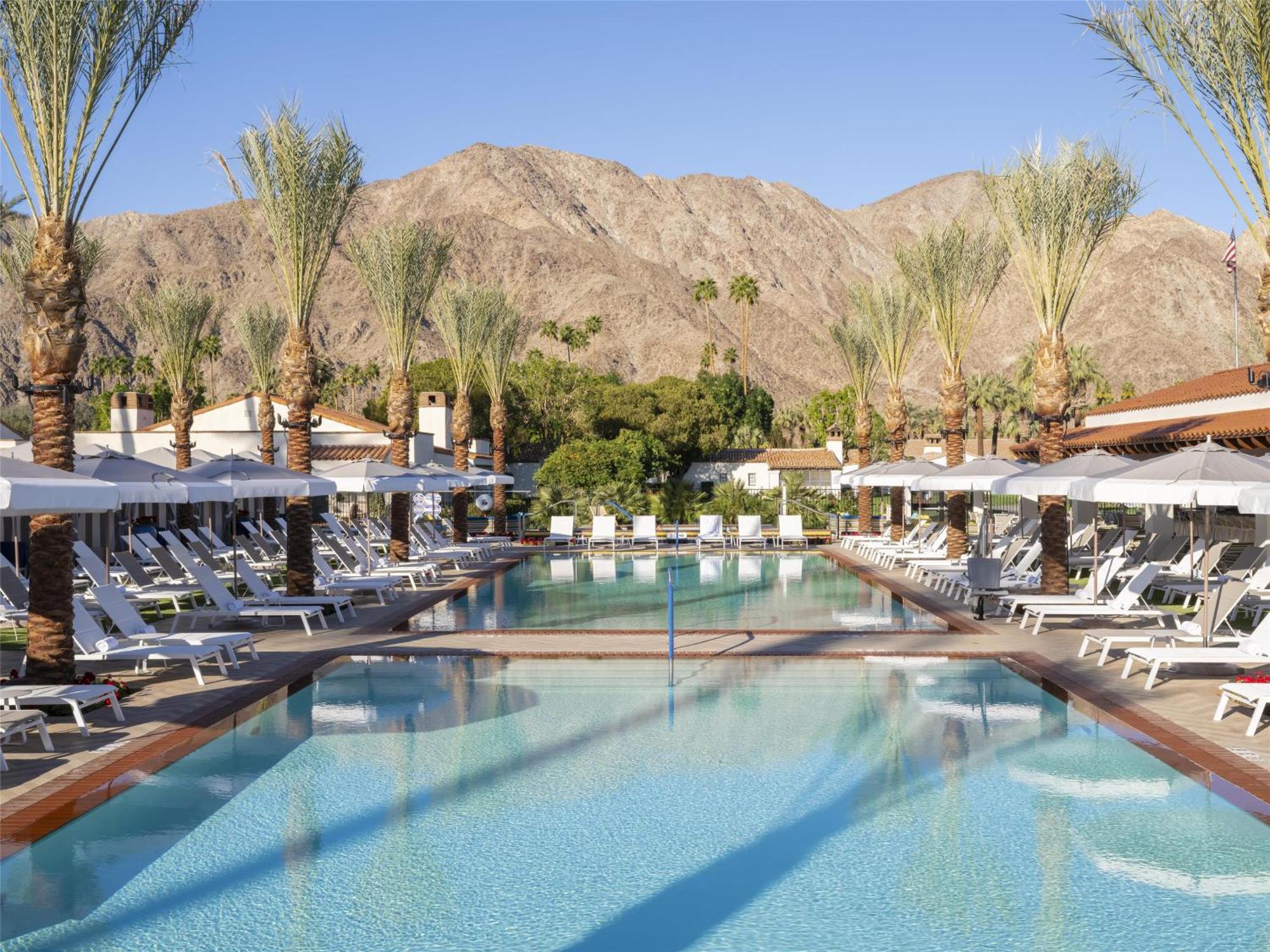 Resort Resort&club, Curio Collection 5*